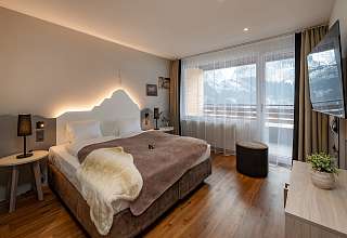 Flügel in der Lobby - Sunstar Hotel Grindelwald